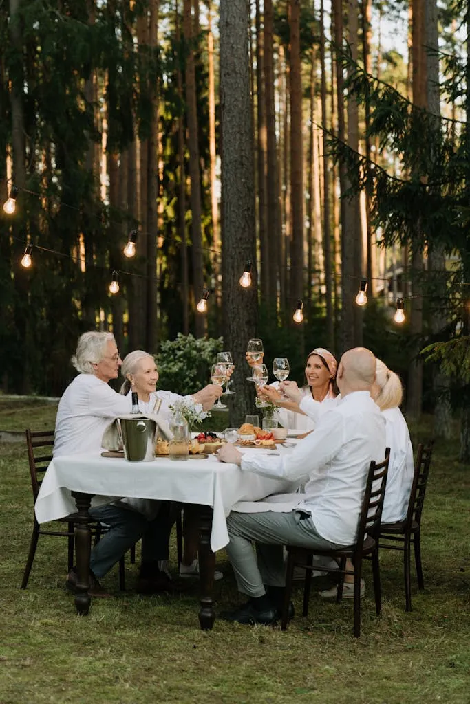 grup de prieteni in varsta / socializare varstnici